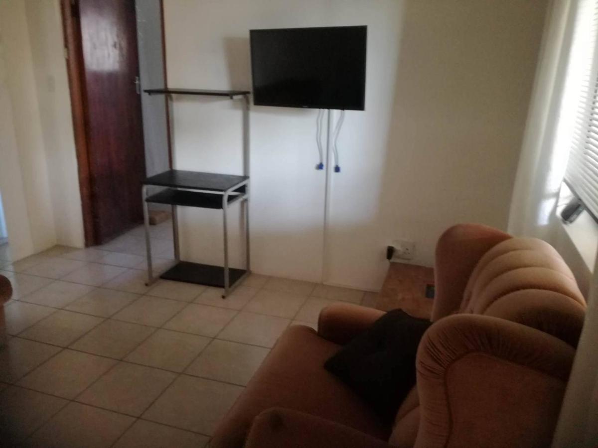 Hunters Self Catering Apartment East London Zewnętrze zdjęcie